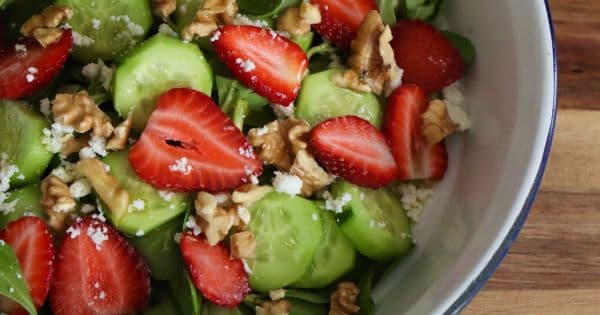 Çilekli Semizotu Salatası