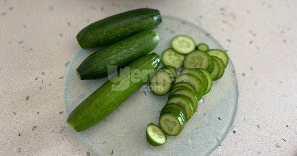 Lokanta Usulü Salatalık Salatası