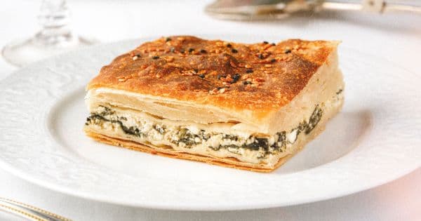 Selanik Usulü Ispanaklı Börek
