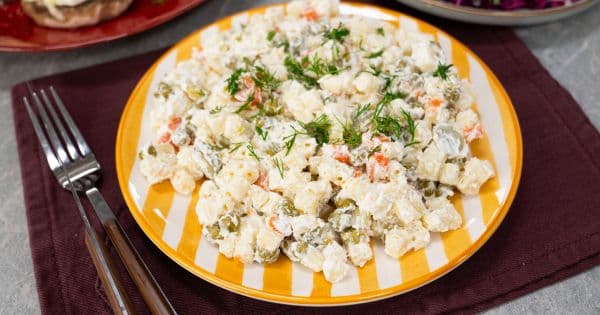 Garnitürlü Makarna Salatası