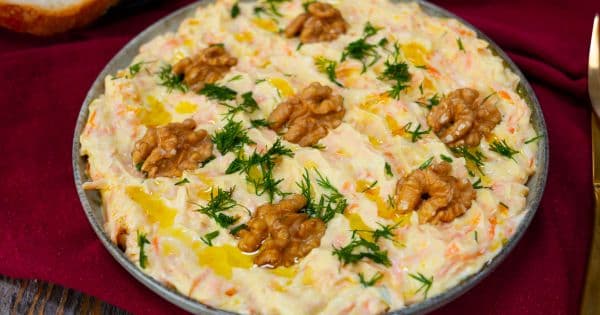 Yoğurtlu Havuç Salatası