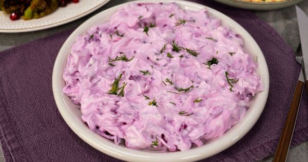Yoğurtlu Lahana Salatası
