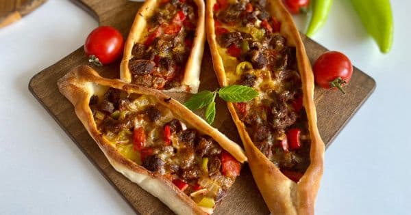 Kuşbaşılı Pide