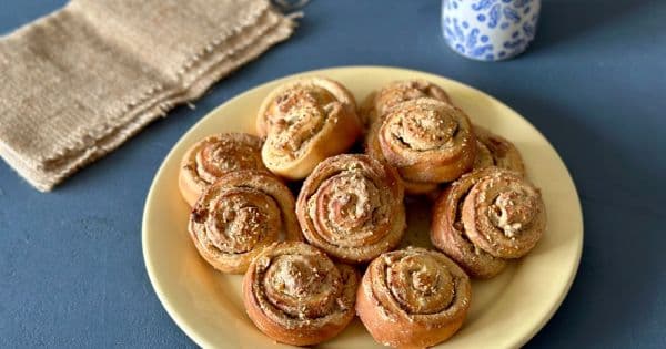 Tarçınlı Rulo Çörek