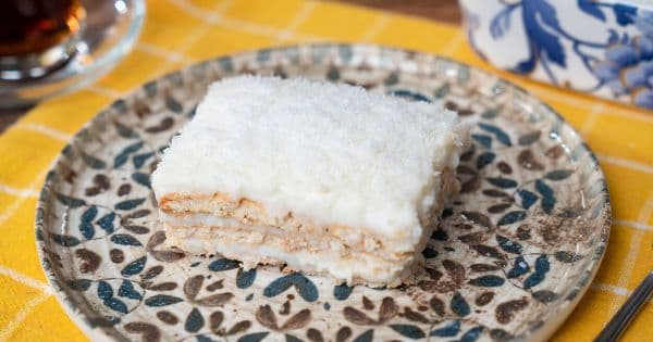 Muhallebili Bisküvili Pasta