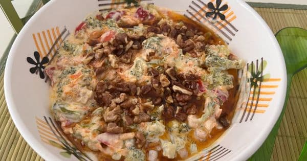Yoğurt Soslu Brokoli Salatası