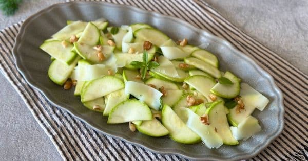 Çiğ Kabak Salatası