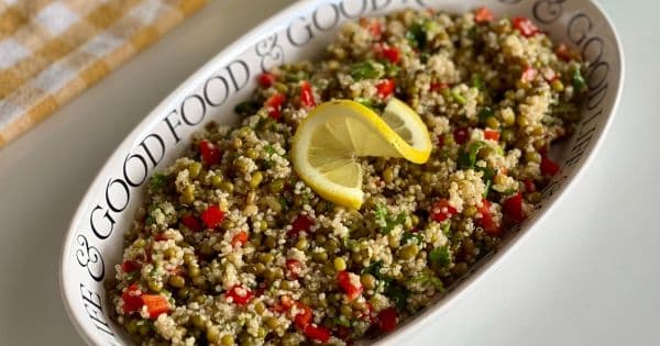 Kinoalı Tahıl Salatası