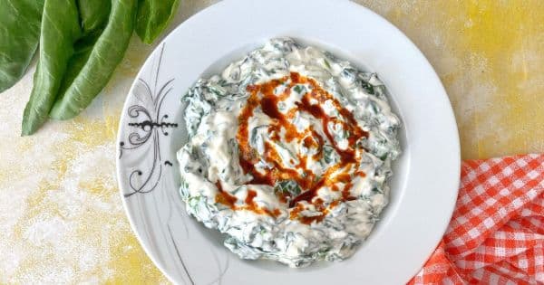 Yoğurtlu Pazı Salatası