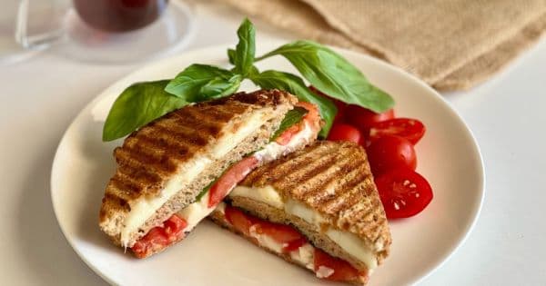 Dört Peynirli Tost