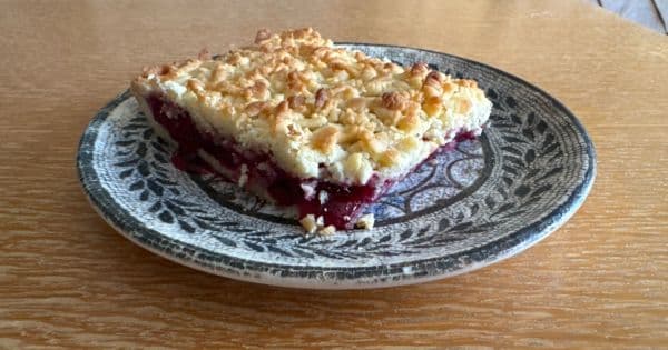 Kolay Vişneli Tart