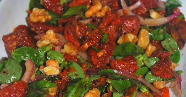 Semizotlu Kuru Domates Salatası