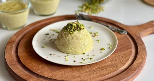 Fıstıklı İrmik Tatlısı