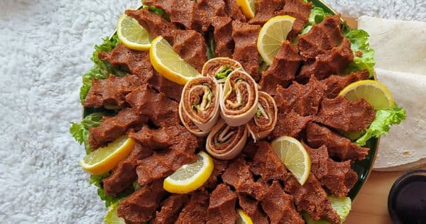 Acılı Ev Yapımı Çiğ Köfte