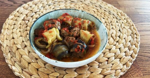 Salçalı Köfteli Patlıcan Sarma