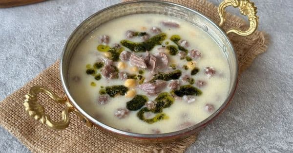 Yoğurtlu Yuvalama Çorbası