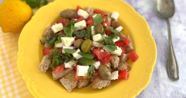 Dakos Salatası