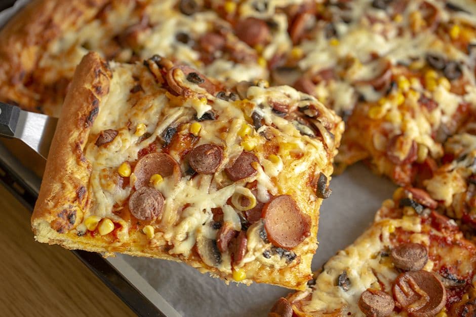 Karışık Ev Pizzası