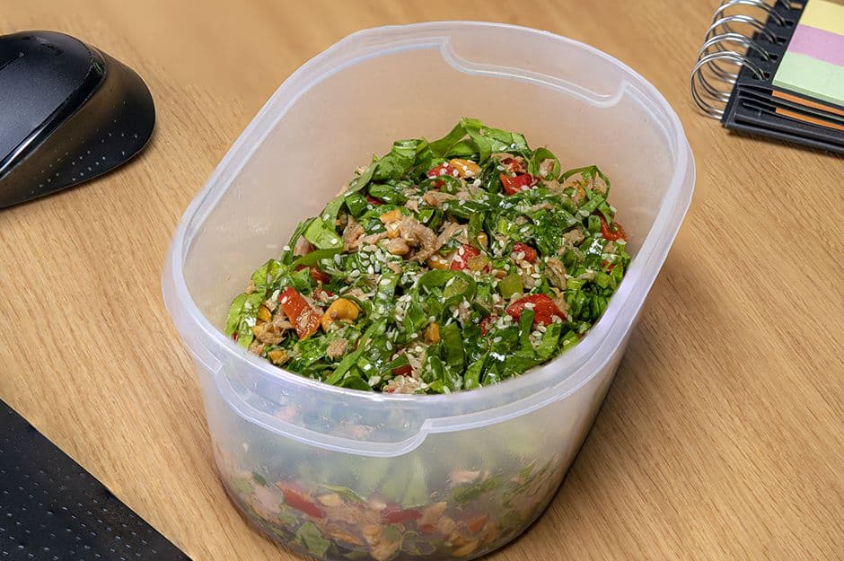 Ton Balıklı Pazı Salatası