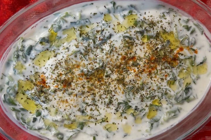 Yoğurtlu Semizotu Salatası