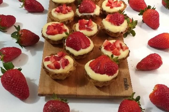 Çilekli Mini Tartolet