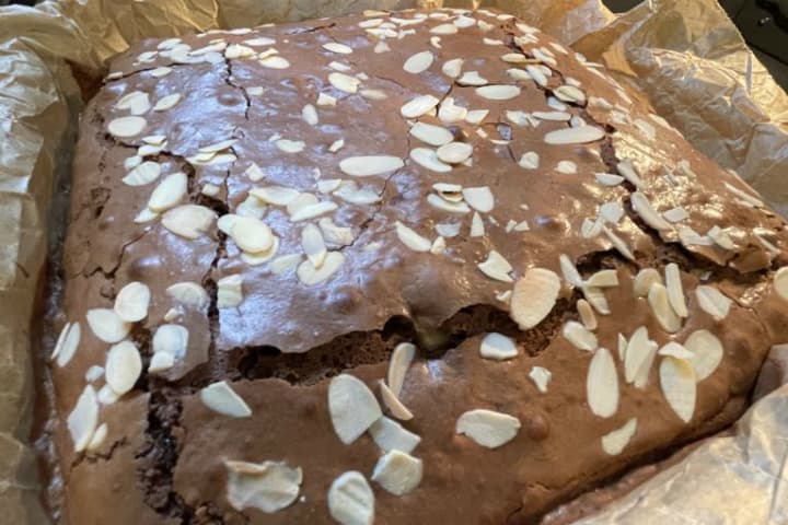 Bademli Beyaz Çikolatalı Brownie