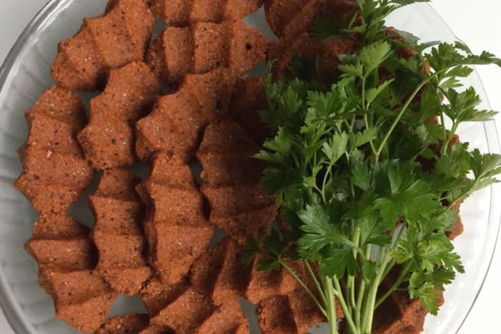 Etsiz Çiğ Köfte
