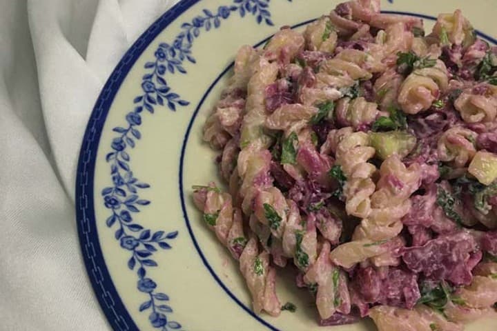 Karnabaharlı Makarna Salatası