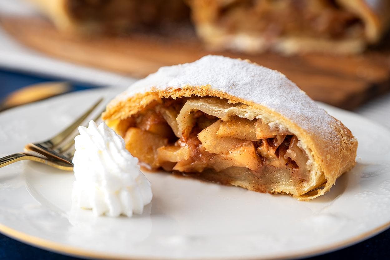 Elmalı Strudel