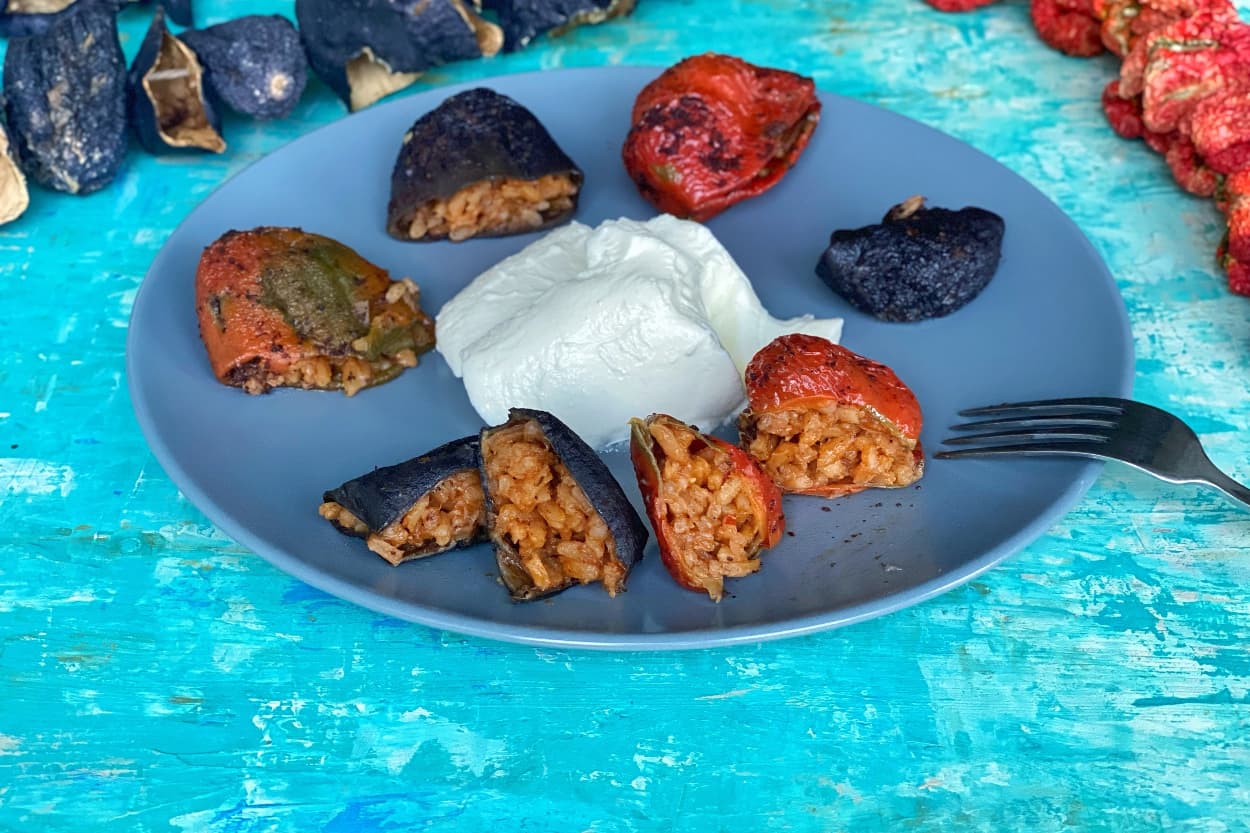 Kuru Biber ve Patlıcan Dolması