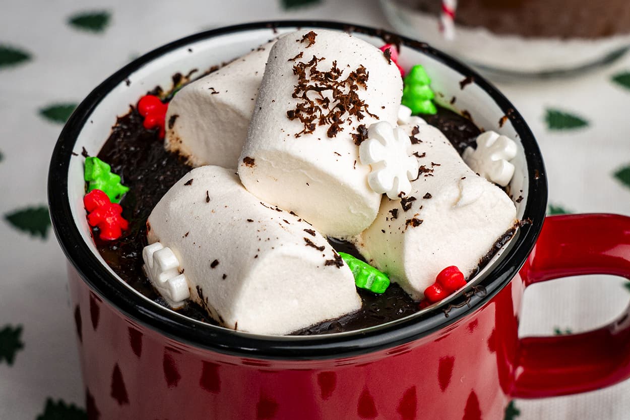 Marshmallow'lu Sıcak Çikolata