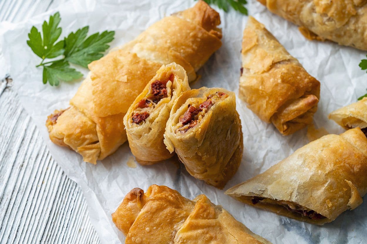 Sucuklu Biberli Çıtır Börek