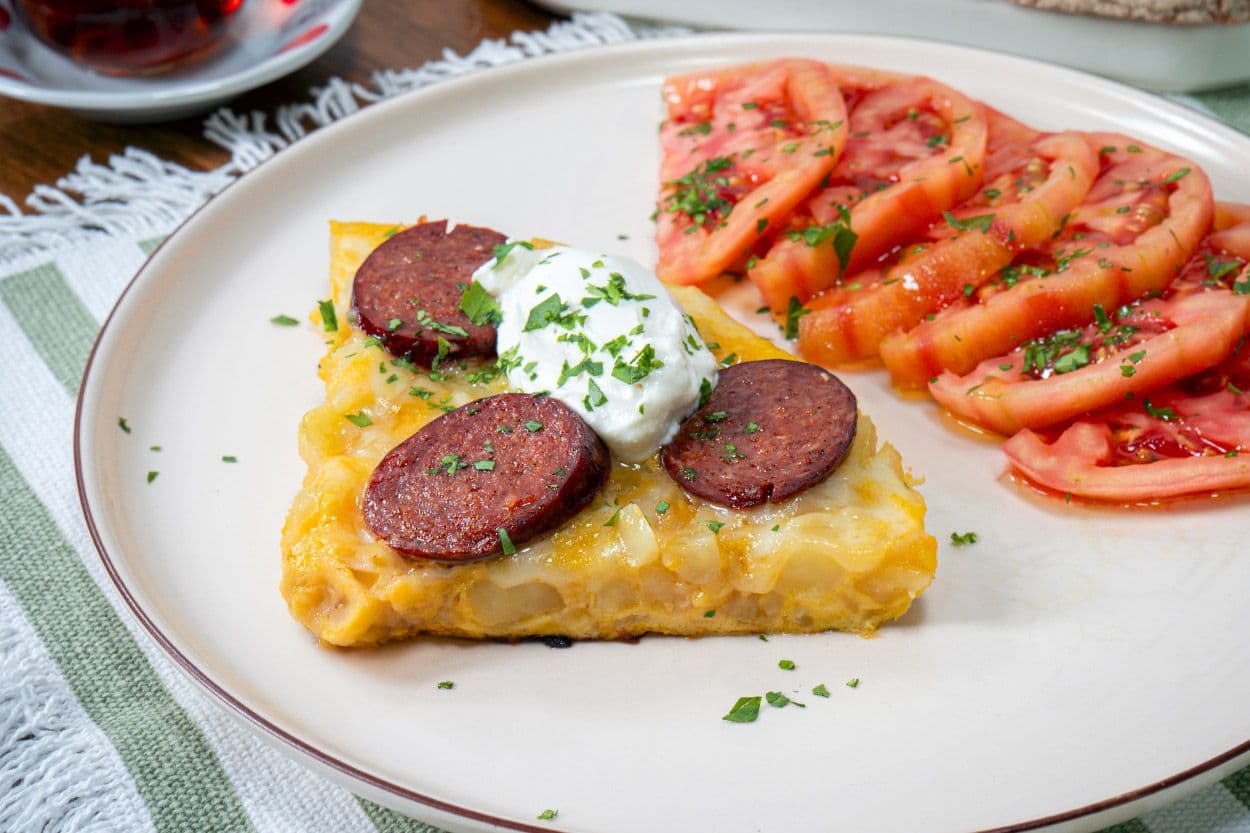 Sucuklu Patatesli Omlet