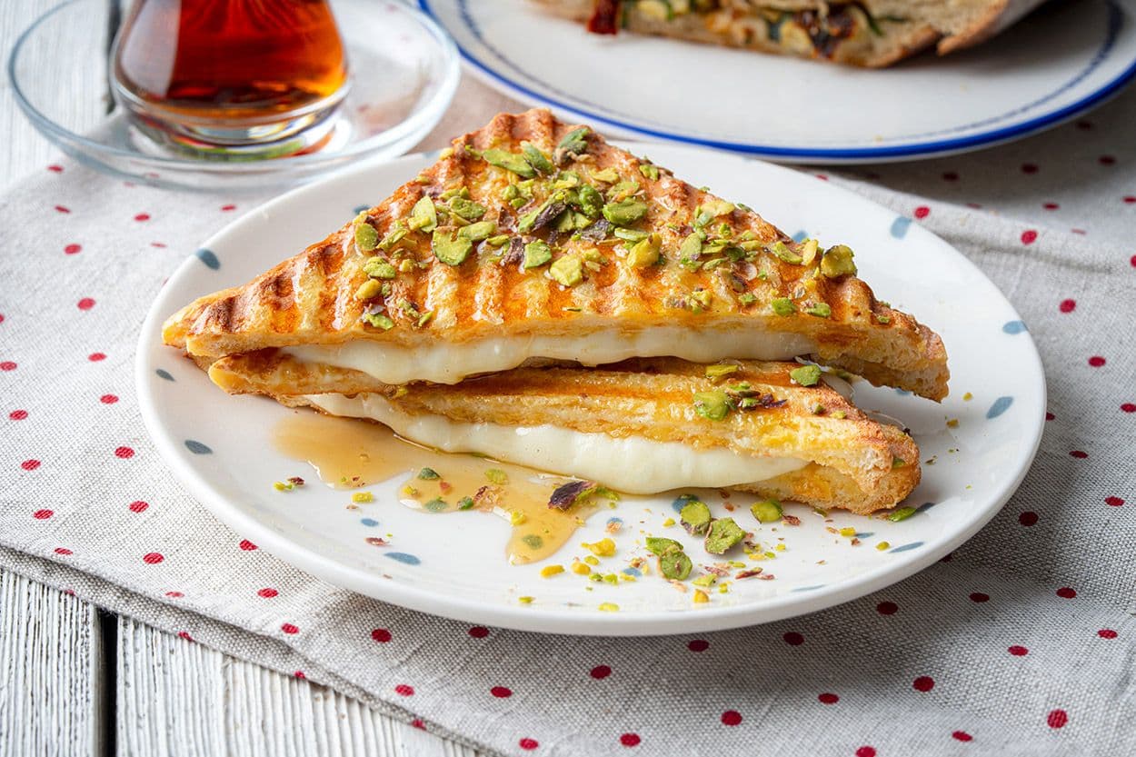 Ballı Peynirli Tost