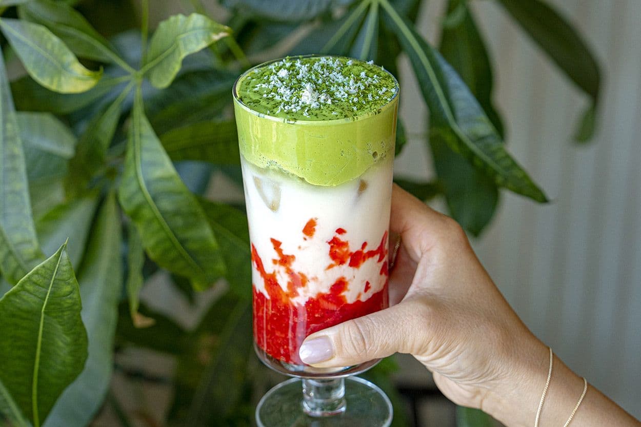 Çilekli Matcha Latte