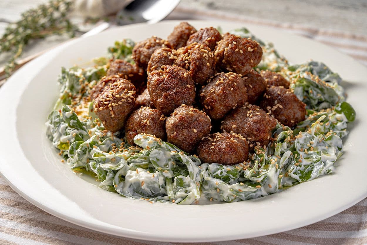 Köfteli Semizotu Salatası