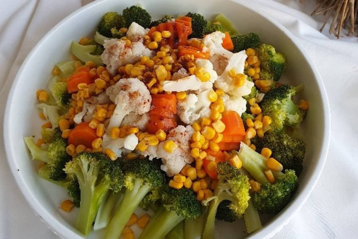 Pratik Karnabaharlı Brokoli Salatası
