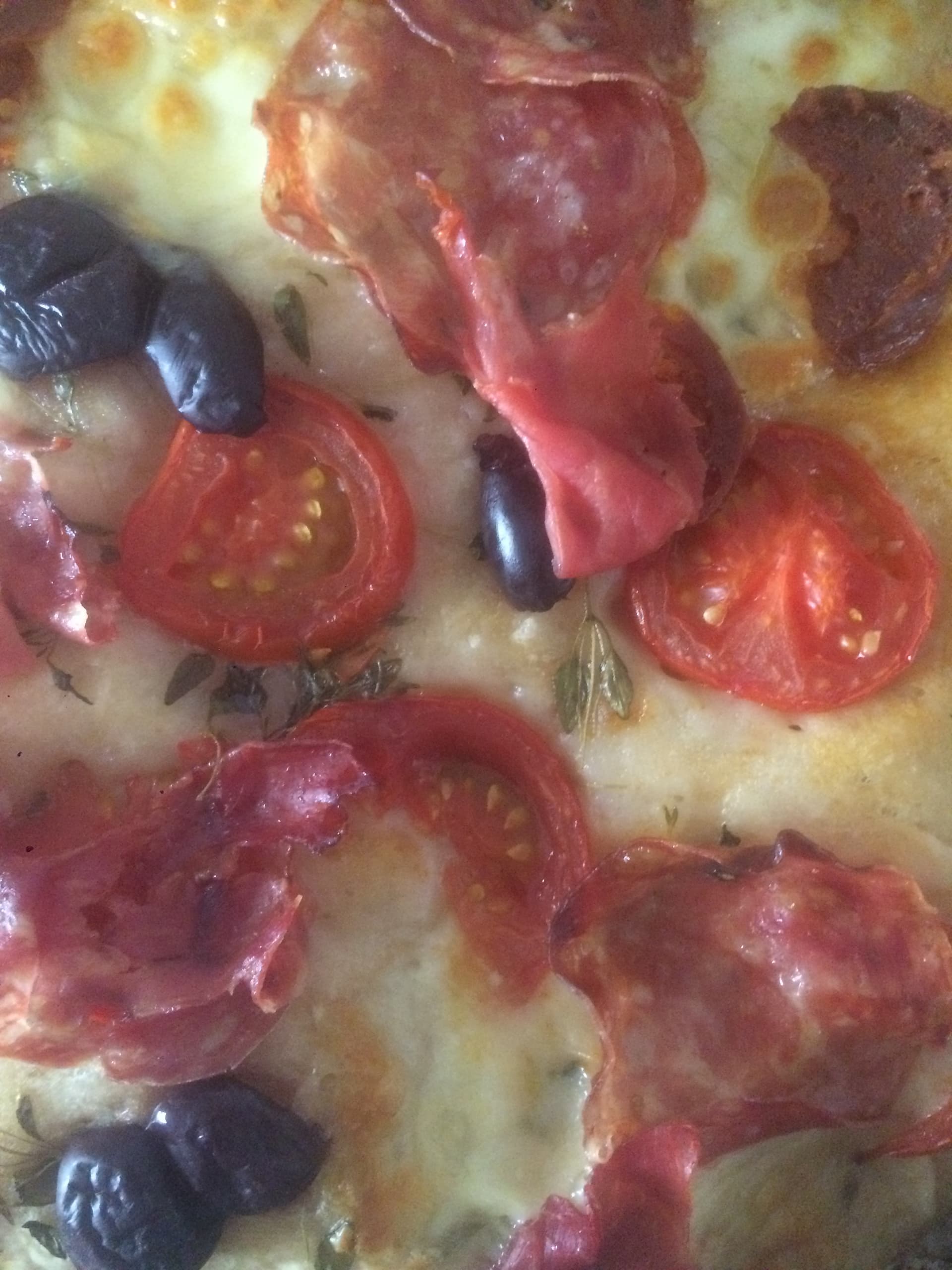 Foccacio Ekmeğinden Pizza