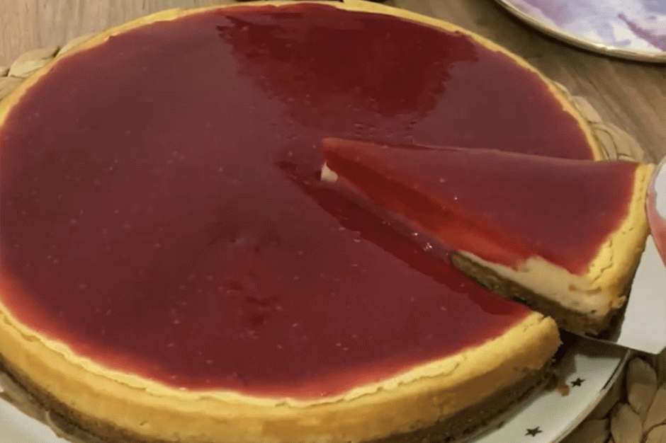 Frambuazlı Cheesecake tarifi görseli 3