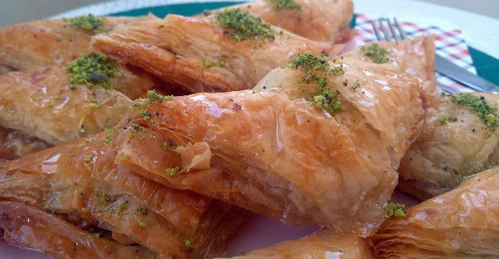Baklavalık Yufkadan Şöbiyet Tatlısı