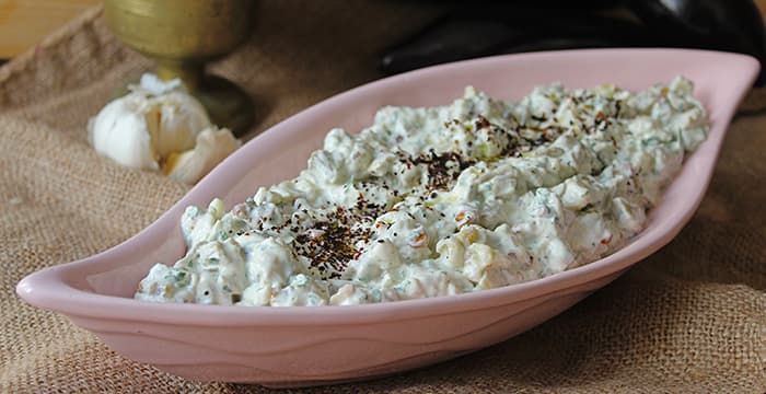 Cevizli Labneli Köz Patlıcan Salatası