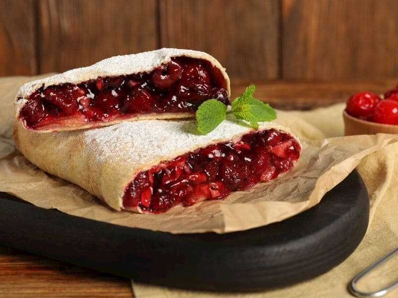 Vişneli Strudel
