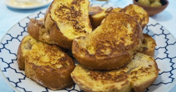 Anne Usulü Yumurtalı Ekmek recipe