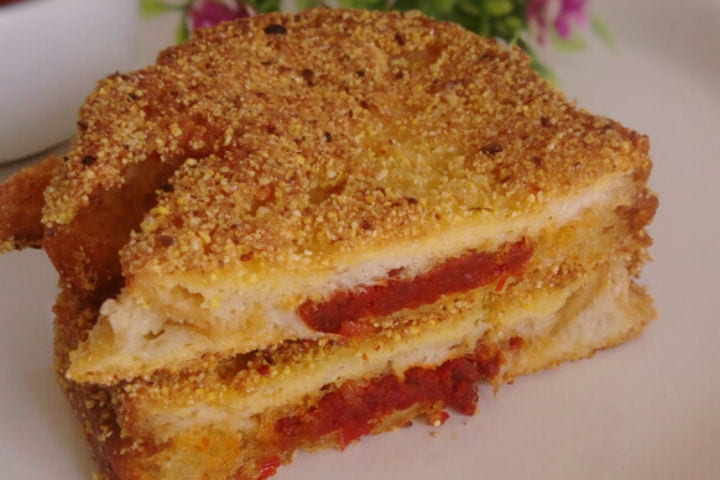 Acuka Soslu Paneli Ekmek Kızartması recipe