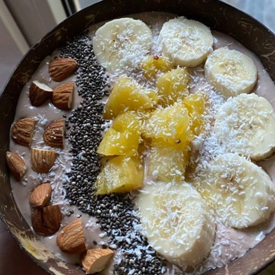Glutensiz Çikolatalı Smoothie Bowl tarifi