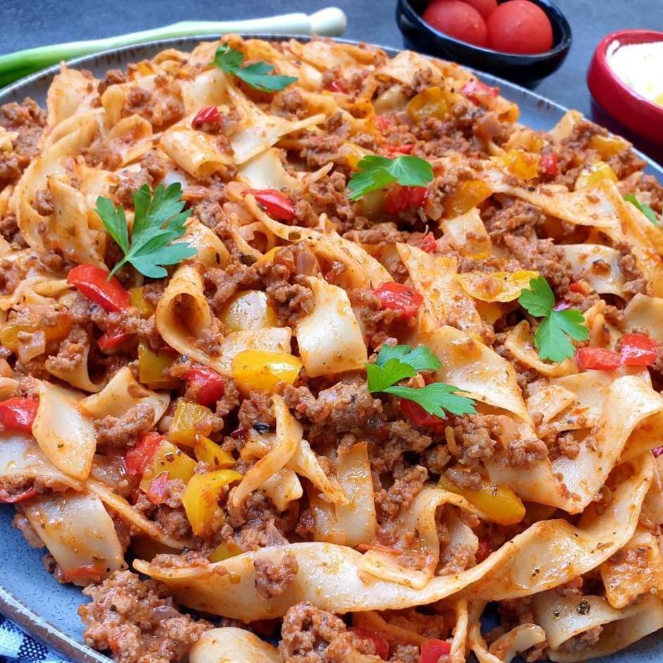 Kıymalı Sebzeli Makarna