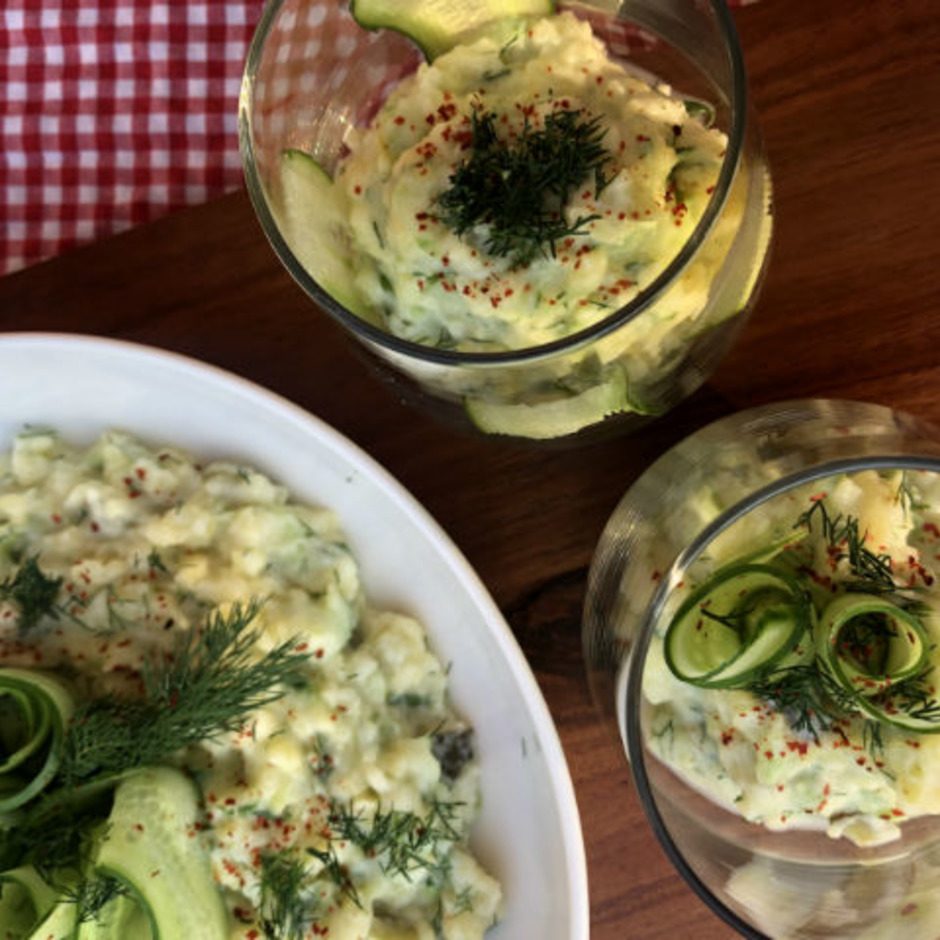 Salatalıklı Patates Salatası tarifi