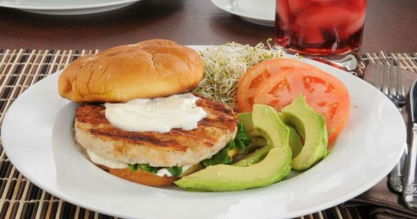 Avokadolu Hindi Burger