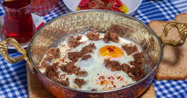 Kavurmalı Yumurta