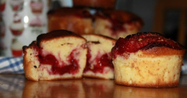 Vişne Dolgulu Limonlu Muffin